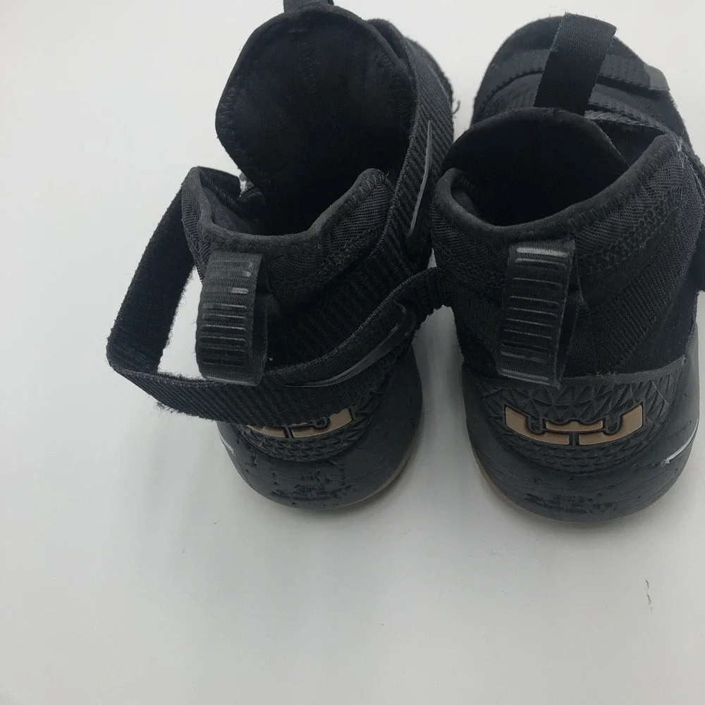 Nike LeBron‎ Soldier Black Gum Youth Size 5y Basketball Shoes Sneakers EXCELLENT